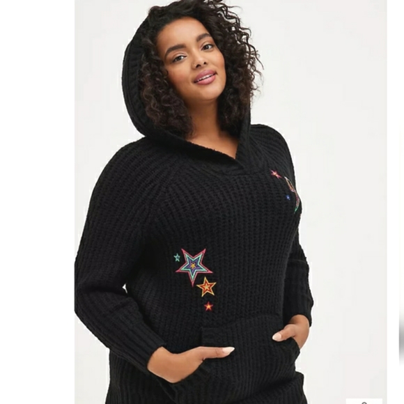 Torrid Raglan Hoodie Pullover Black Embroidered Stars Bolt Size 0 Large 12 NWT - Picture 2 of 15